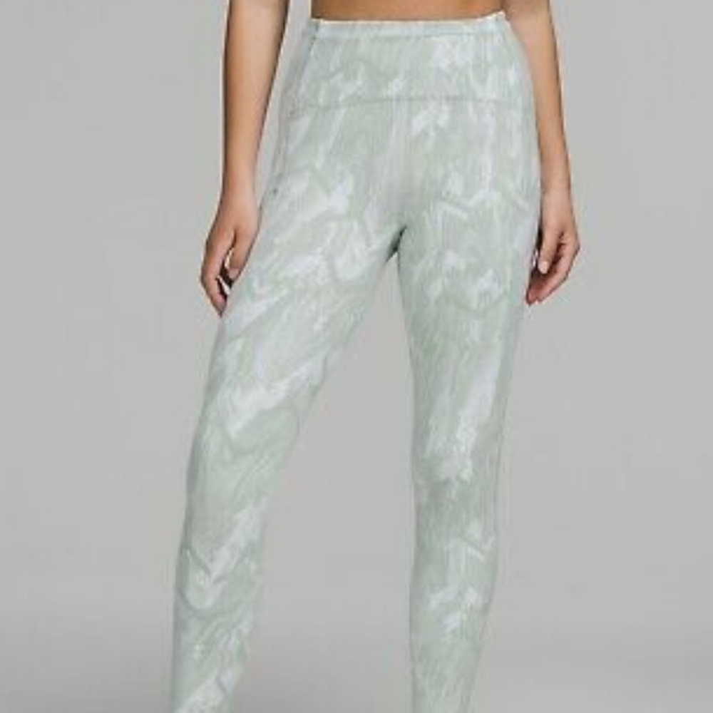 Lululemon Size 6 Swift Speed HR Tight 21” Blue White REEJ Pant Lux HiRise Run